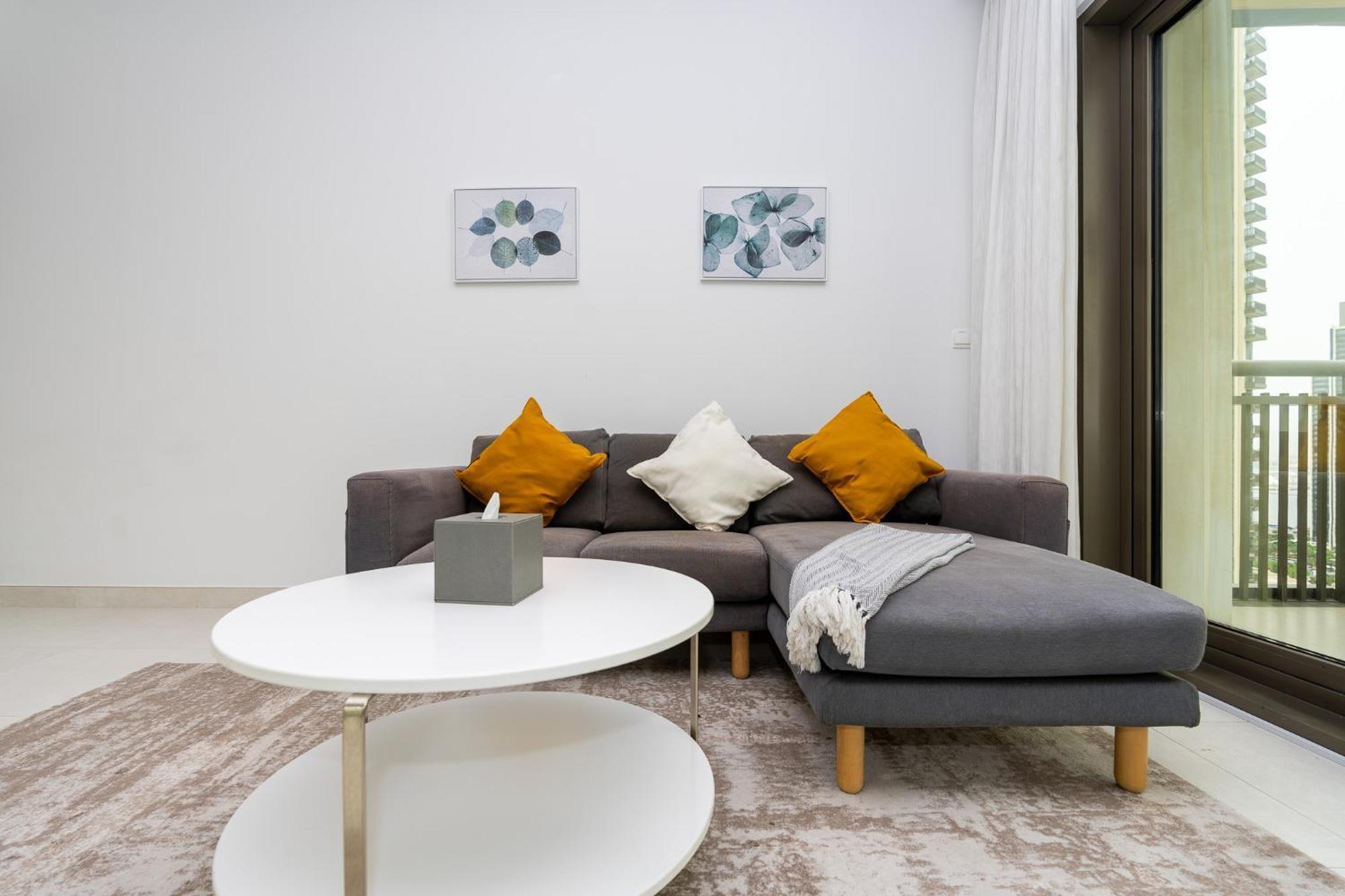 Citihome - Broad And Bright 2br In Creek Side Dubai